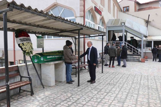 Trabzonspor Bayrağı Asarken Düşüp Ölmüştü Son Yolculuğuna Uğurlandı