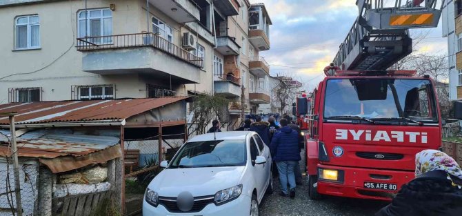 Mutfak Tüpü Patladı, Ev Alev Alev Yandı: 4 Yaralı