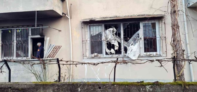 Mutfak Tüpü Patladı, Ev Alev Alev Yandı: 4 Yaralı