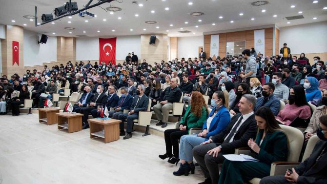 Selçuk Üniversitesinde Öğrenci - Mezun Buluşması