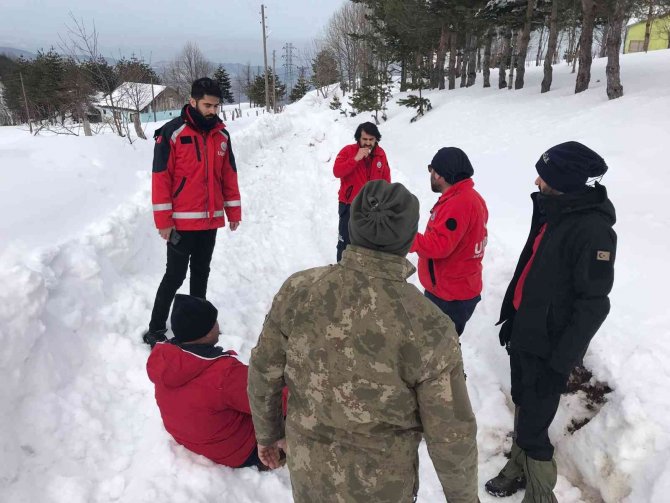 Tamir İçin Gitti, Donmaktan Umke Kurtardı