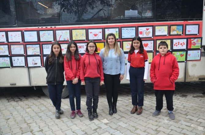 Öğrenciler Kan Bağışına Hazırladıkları Kliple Destek Verdi