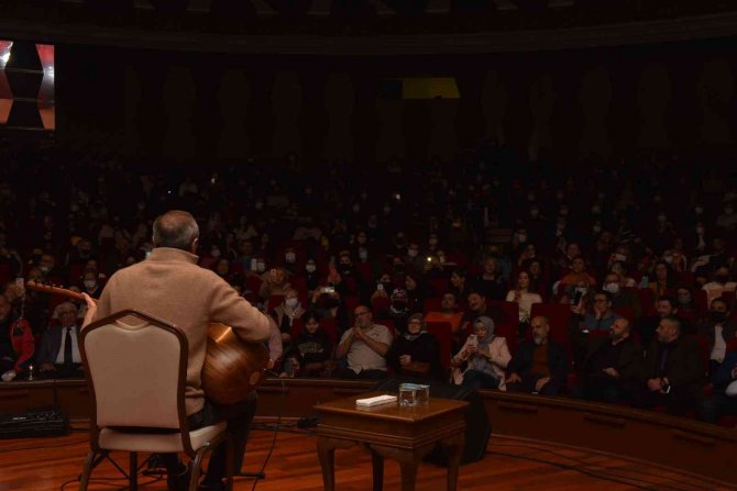 Tuzlalı Sanatseverler Aşık Veysel Türkülerini Hep Birlikte Söyledi