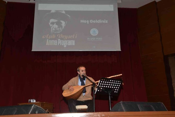 Tuzlalı Sanatseverler Aşık Veysel Türkülerini Hep Birlikte Söyledi