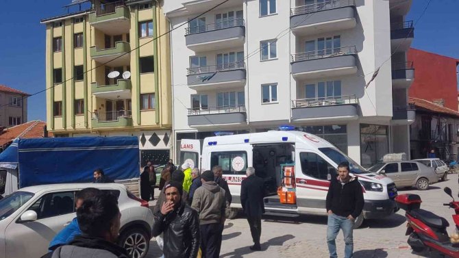 Hasmını İlçenin Göbeğinde Vurdu