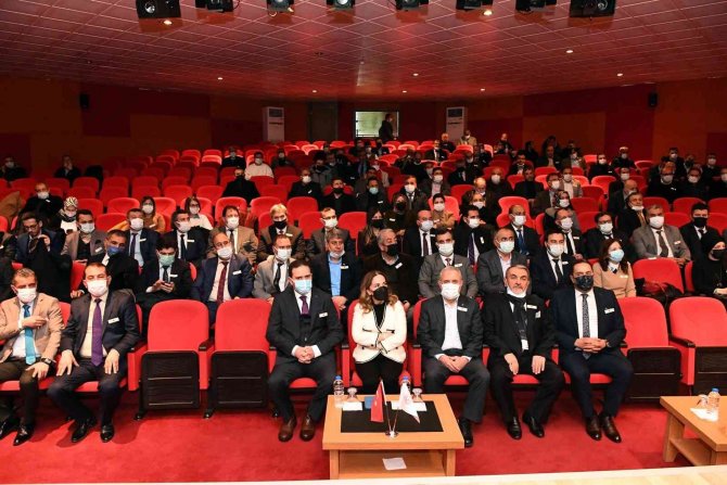 Uşak’ta Diyabet Hastası 75 Çocuğa Sensörlü Glikoz Ölçüm Cihazı Verildi