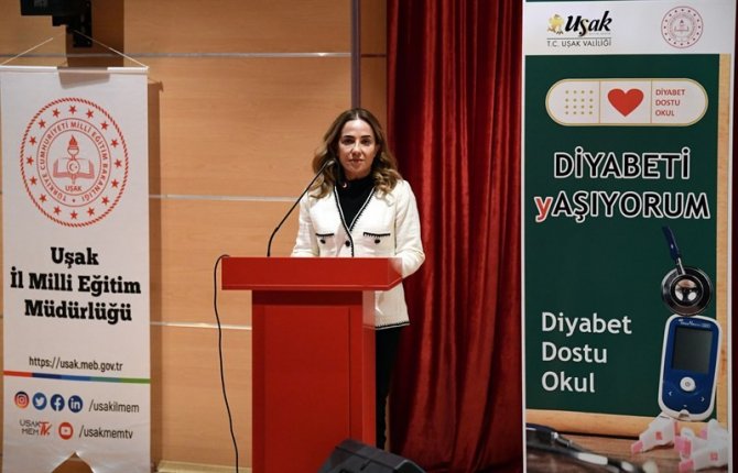 Uşak’ta Diyabet Hastası 75 Çocuğa Sensörlü Glikoz Ölçüm Cihazı Verildi