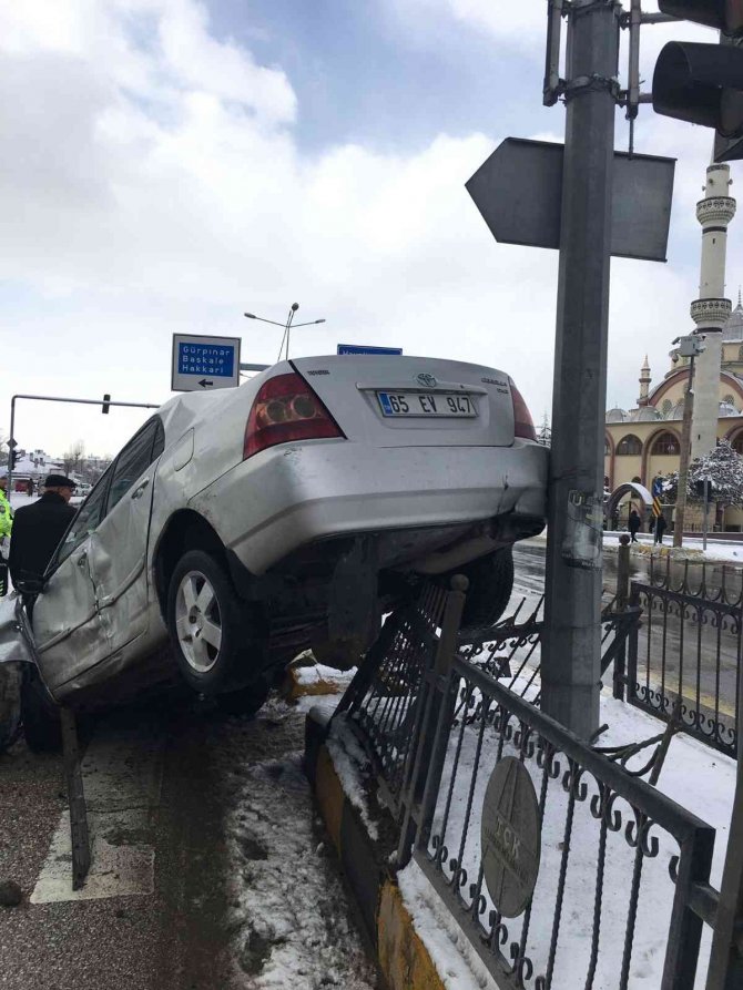 Kar Yağışı Kazaları Beraberinde Getirdi