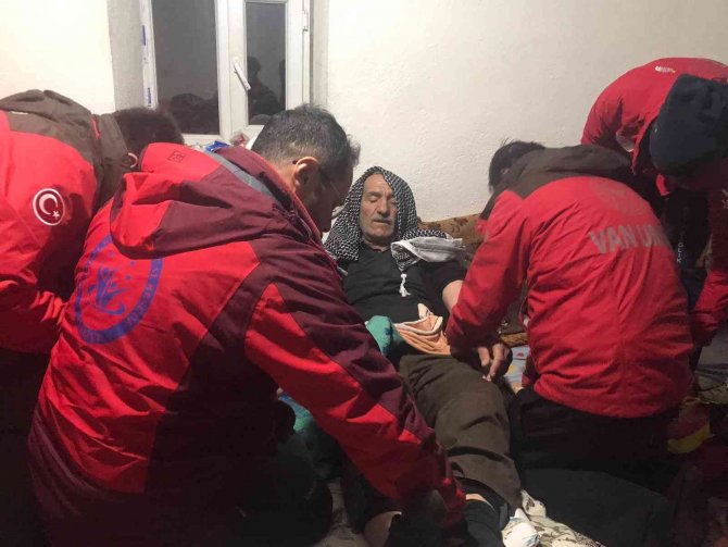 Van’da 6 Saatlik Hasta Kurtarma Operasyonu