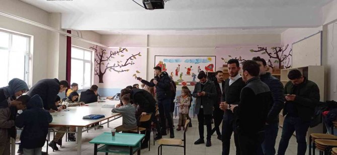 Ak Gençlik’ten ‘Bir Çocuk, Bir Tebessüm’ Projesi