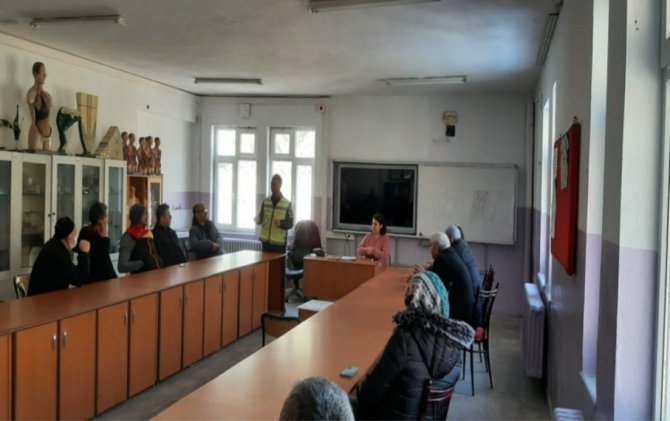 Tarım Aracıyla Trafiğe Çıkmanın Sakıncalarını Anlattılar