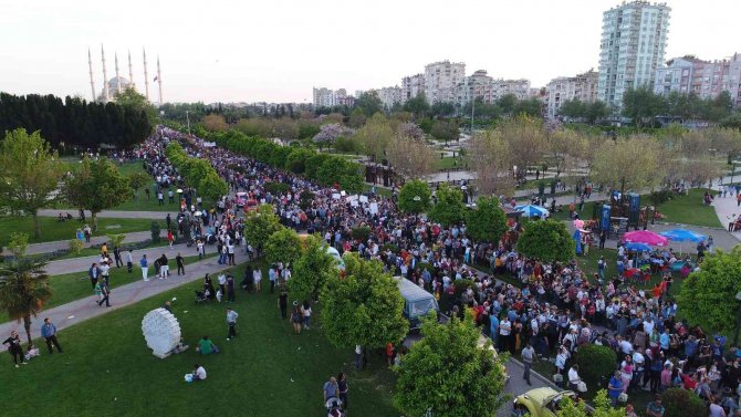 Uluslararası Portakal Çiçeği Karnavalı Esnafa Can Suyu Olacak