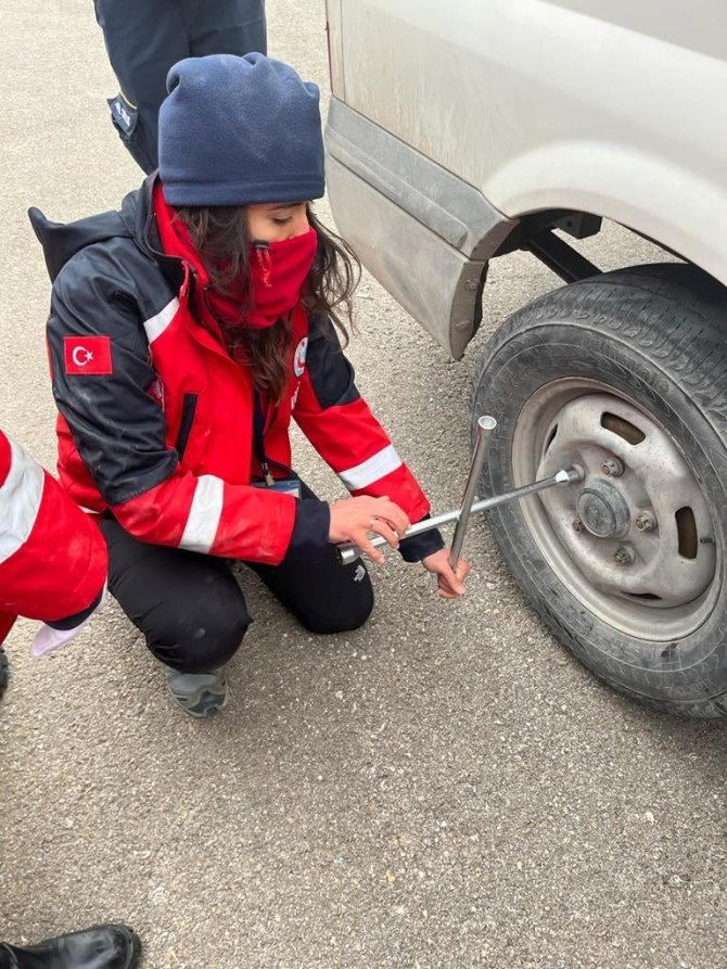 Afyonkarahisar’da Umke Ekine Ambulans Sürüş Teknikleri Ve Arazi Sürüş Teknikleri Eğitimi