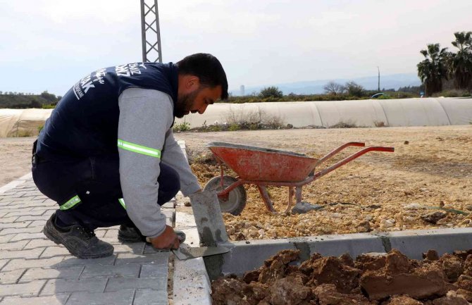 Akdeniz Belediyesi, Karaduvar’a Yeni Bir Çocuk Parkı Yapıyor