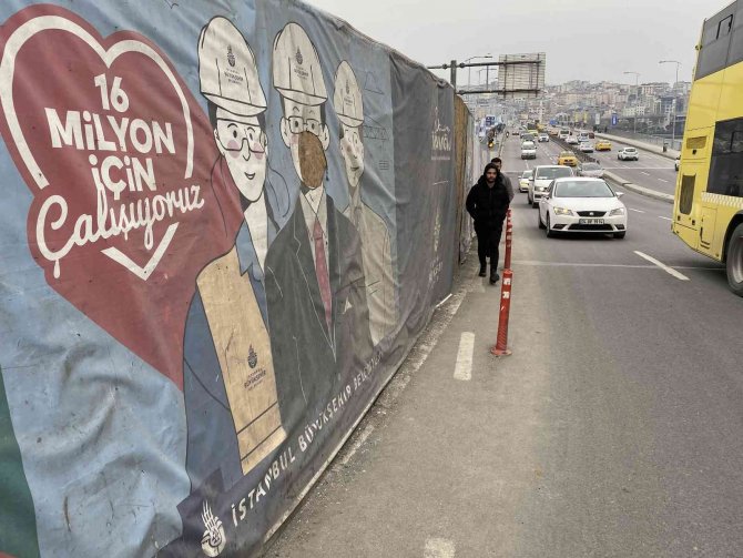 Unkapanı’ndaki Tramvay Alt Geçit Çalışması Yayaları Tehlikeye Ayıyor