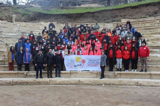 Voleybolcular Konuralp Antik Kenti Gezdi