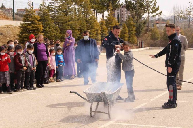 Elmalılı Öğrencilere Yangın Tatbikatı