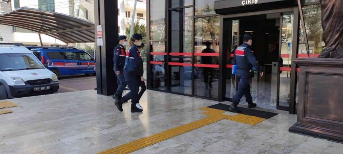 Yabancı Uyruklu Kadınları Fuhşa Yönlendiren Kadın Yakalandı