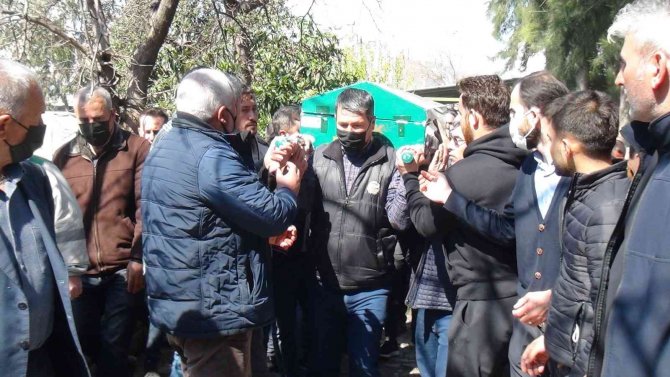 Kazada Hayatını Kaybeden 3 Arkadaş Son Yolculuklarına Uğurlandı