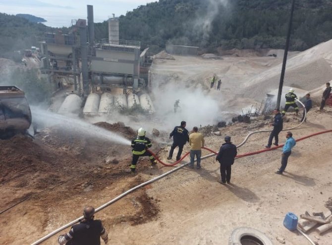 Asfalt Malzemesi Yüklü Tankerdeki Yangın Söndürüldü