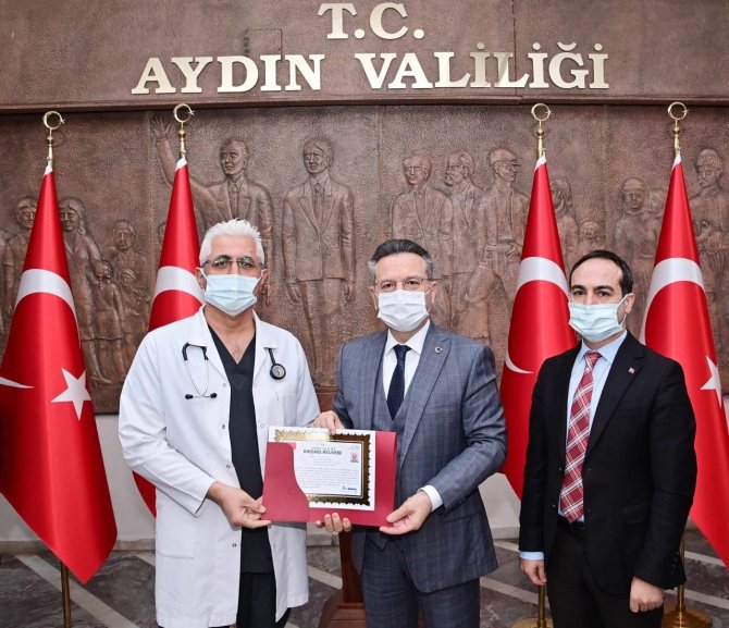Aydın’da Yılın Doktoru Ve Hemşiresi Belirlendi