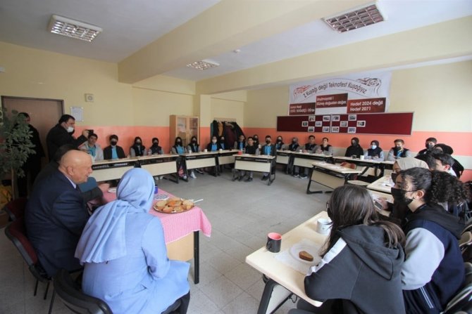 Başkan Pekmezci Fen Lisesi Öğrencileri İle Bir Araya Geldi