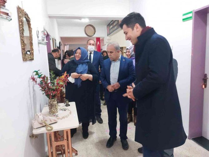 Gördes’te ’Sıfır Atık Projesi’ Sergisi Açıldı