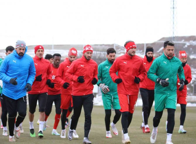 Sivasspor’da Altay Maçı Hazırlıkları Sürüyor