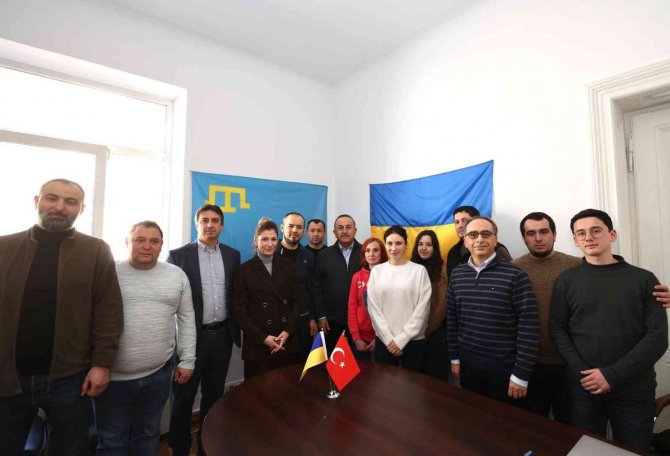 Bakan Çavuşoğlu, Kırım Tatar Koordinasyon Merkezi’ni Ziyaret Etti