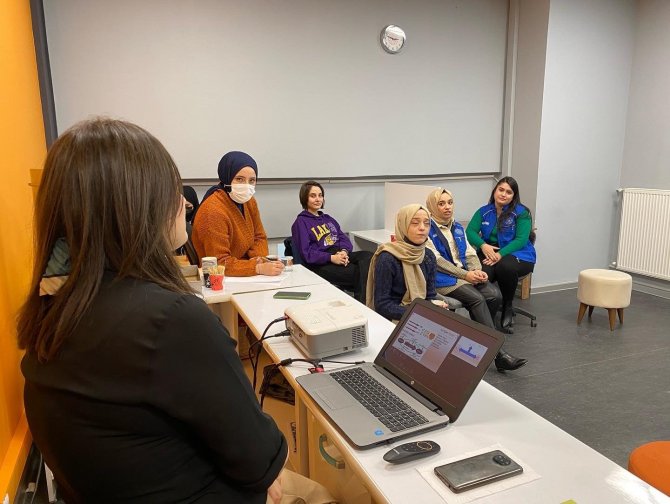 Gençlere İletişim Becerileri Eğitimi