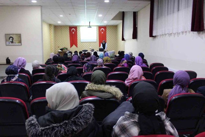 Abdülhamid Han Konferansı İlgi Topladı