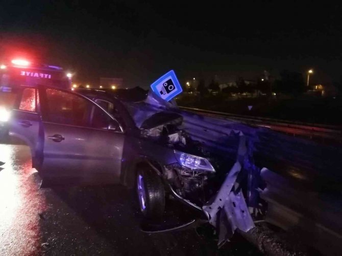 Araç İçinde Sıkışan Sürücü Feci Şekilde Can Verdi