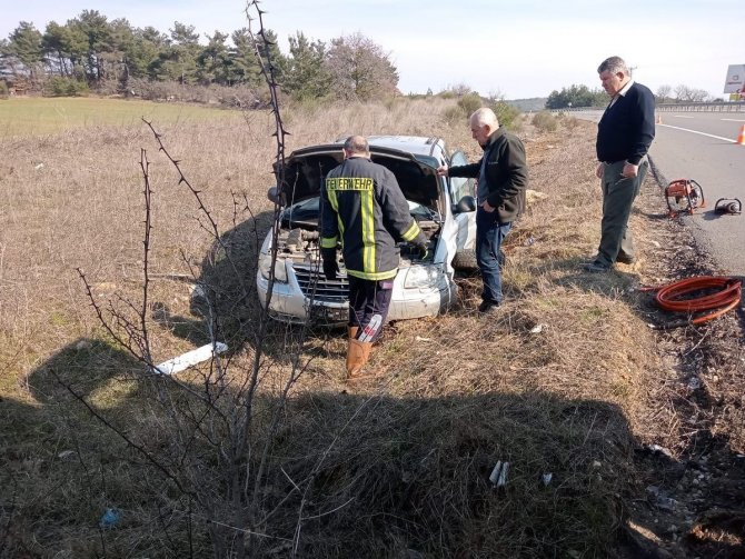 Edirne’de Otomobil Yol Kenarına Uçtu: 1 Yaralı
