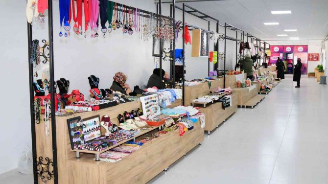 Elazığ’da ‘Hayme Ana Kadınlar Semt Pazarı’ Hizmete Girdi