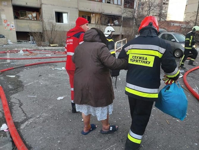 Kiev’de 16 Katlı Binaya Roket İsabet Etti: 1 Ölü, 3 Yaralı