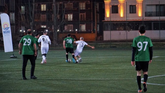 Gölcük Belediyesi Birimler Arası Futbol Turnuvası Başladı