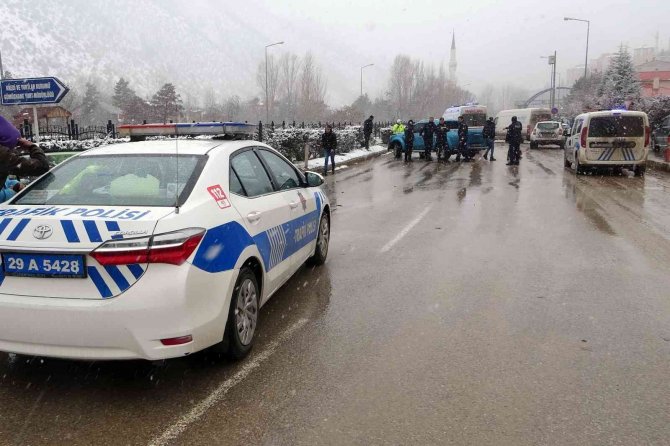 Gümüşhane’de Üniversite Öğrencisine Yaya Geçidinde Kamyonet Çarptı