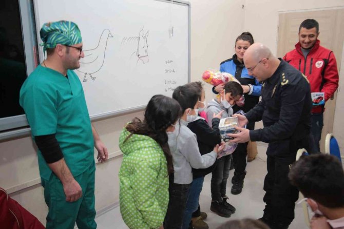Hakkari Polisinin Eğitim Atağı Devam Ediyor