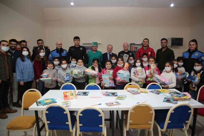 Hakkari Polisinin Eğitim Atağı Devam Ediyor