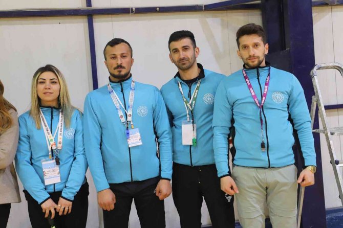 Çukurca’da Voleybol Ve Masa Tenisi Turnuvası Sona Erdi