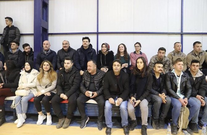 Çukurca’da Voleybol Ve Masa Tenisi Turnuvası Sona Erdi