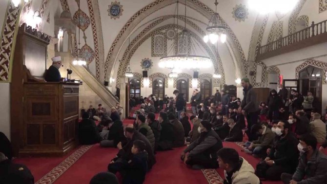 Antakya’da Berat Kandili Dualarla İdrak Edildi