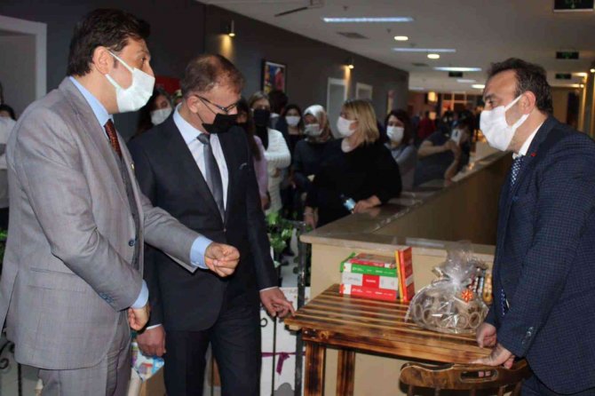 Çorlu Halk Eğitimi Merkezi’ne Geri Dönüşüm Kütüphanesi Açıldı