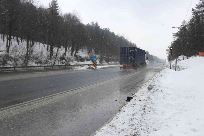 Bolu Dağı’nda 5 Gün Sürecek Kar Yağışı Başladı