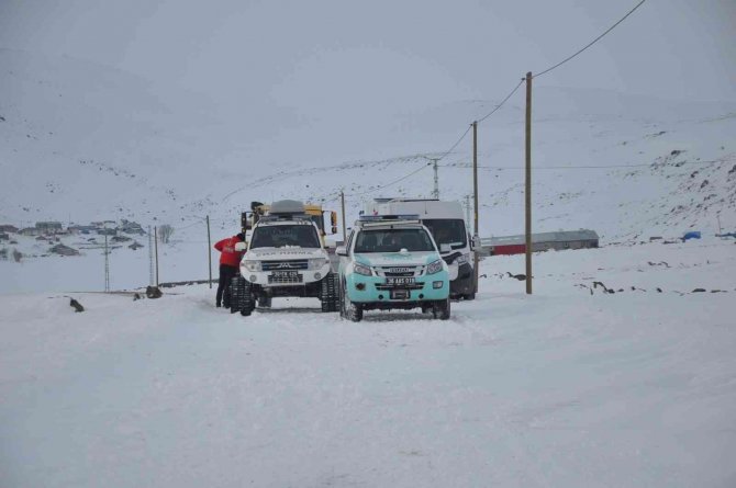 Kars’ta Sağlık Ekipleri Hasta Kadın İçin Seferber Oldu