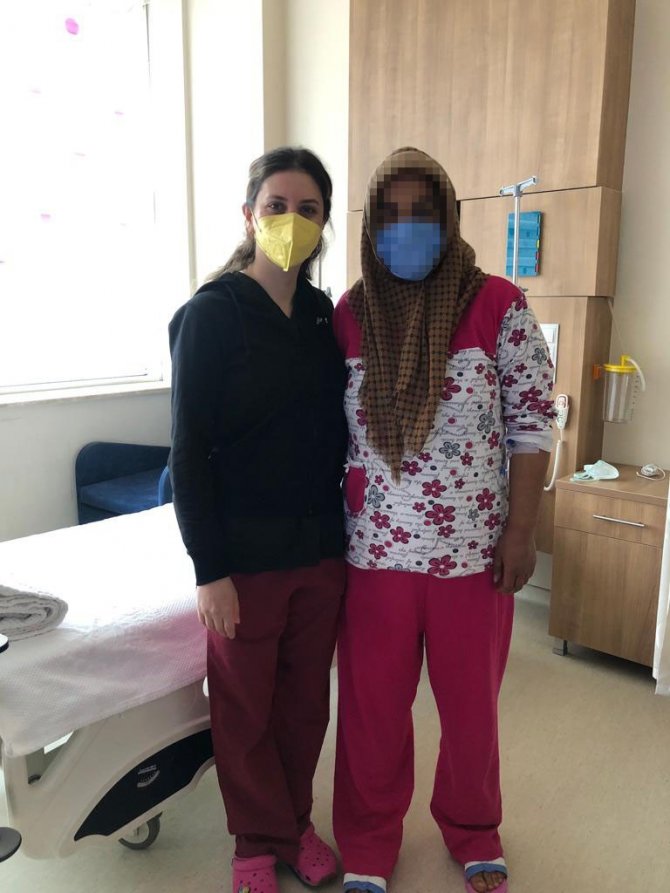 Şiddetli Karın Ağrısı İle Hastaneye Gitti, Karnından 3 Kiloluk Kist Çıktı