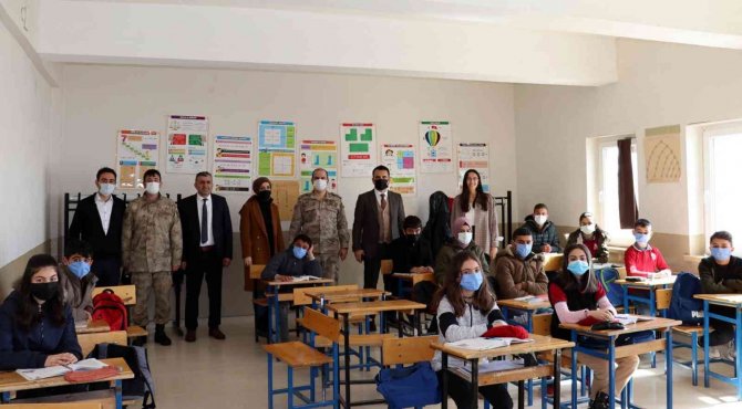 Kaymakam Çelik, Öğrencilerle Bir Araya Geldi