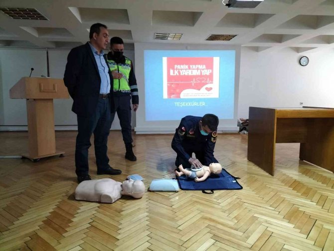 Jandarma Trafik Ve Asayiş Timlerine İlk Yardım Eğitimi