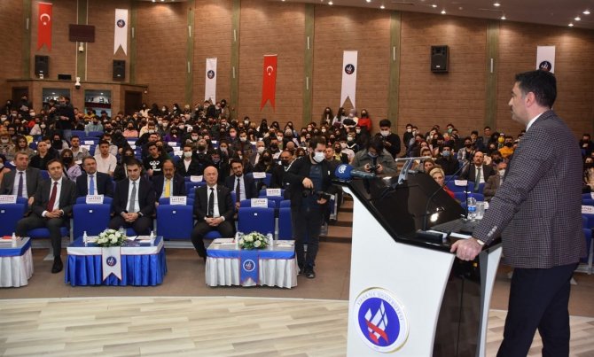 Vali Tekbıyıkoğlu: "Kırıkkale Savunma Sanayisinin Kalbidir"