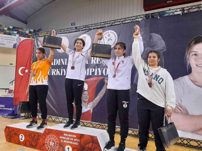 Köyceğizli Sevgi Keser, U17 Kadınlar Güreş Şampiyonası’nda Üçüncü Oldu